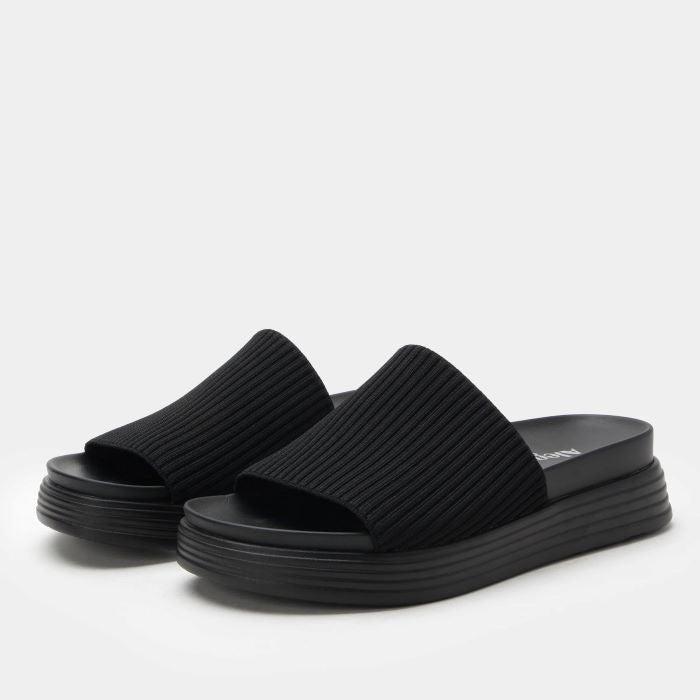 Alegria Akimi Black