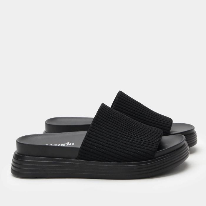 Alegria Akimi Black