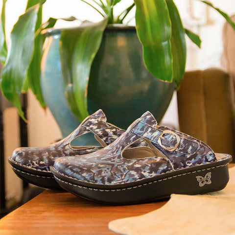 Alegria Classic Feral Clog